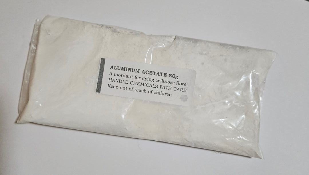 Aluminium acetate